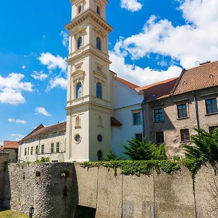 Central Residence Sopron Exterior foto