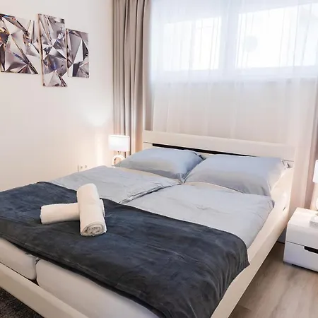 Central Residence Sopron Exterior foto